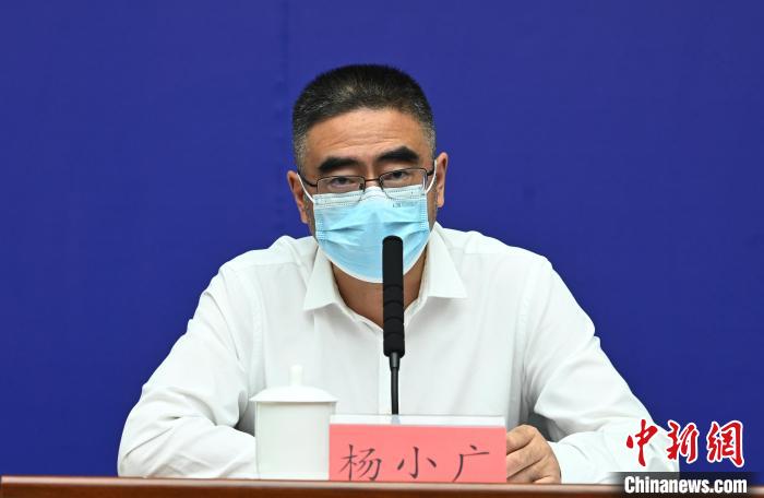 成都市政府副秘書長、市衛(wèi)健委主任楊小廣。　安源 攝