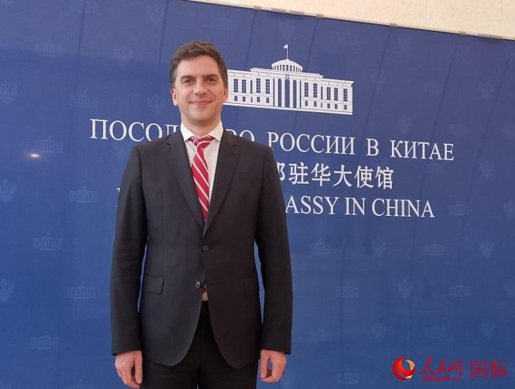 西伯利亞煤炭能源股份公司總經(jīng)理巴索夫在北京接受媒體采訪。人民網(wǎng)記者 楊倩攝