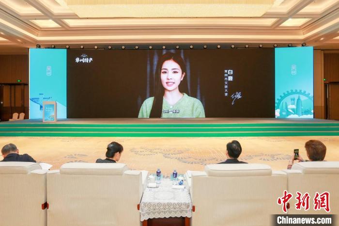 常州籍演員白鹿擔綱常州文旅大使，為家鄉(xiāng)傾情打CALL。　唐娟 攝