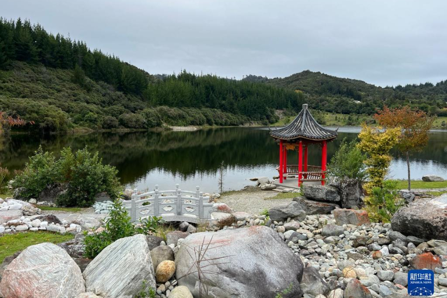 這是4月29日拍攝的新西蘭羅斯華人淘金紀(jì)念公園一角。新華社發(fā)（沃爾特 攝）