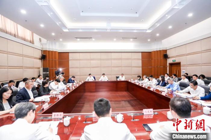 浙江召開統(tǒng)一戰(zhàn)線“凝心鑄魂強(qiáng)根基、團(tuán)結(jié)奮進(jìn)新征程”主題教育動(dòng)員會(huì)