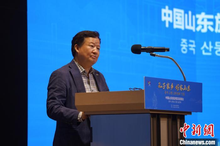 韓國(guó)一般旅游業(yè)協(xié)會(huì)副會(huì)長(zhǎng)白承弻致辭?！⑿?攝