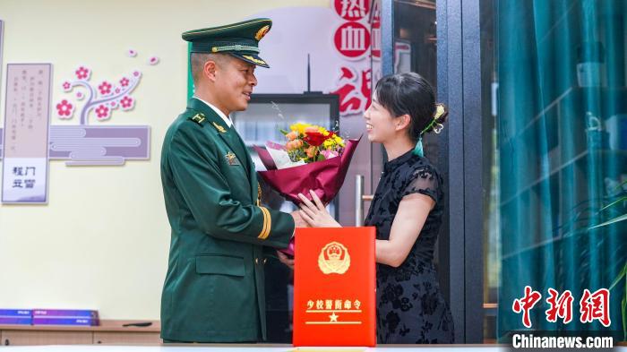 軍功章有你的一半?！堦愑?攝