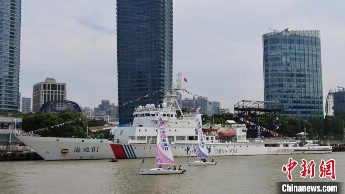 海事巡航救助船“海巡01”輪?？繃痛a頭，向公眾免費(fèi)開放?！≈烨镬戆?攝