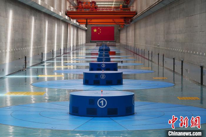 三峽左岸電廠。　陳旋 攝