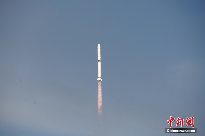 北京時間2023年8月9日6時53分，我國在太原衛(wèi)星發(fā)射中心使用長征二號丙運載火箭，成功將環(huán)境減災二號06星發(fā)射升空，衛(wèi)星順利送入預定軌道，發(fā)射任務獲得圓滿成功。此次任務是長征系列運載火箭第482次飛行。馮陽 攝