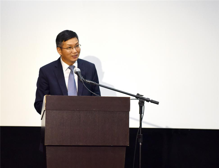 中國駐圣保羅總領事余鵬在開幕活動中致辭。 圣保羅州立大學孔子學院供圖