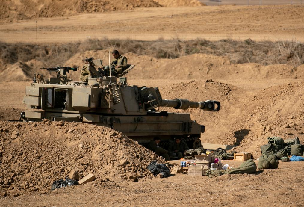 這是10月15日在加沙邊境拍攝的以軍陣地。新華社記者 陳君清 攝