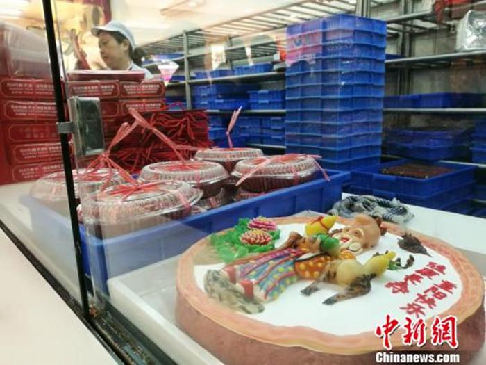 資料圖：等待銷售的重陽糕?！＄娚?攝