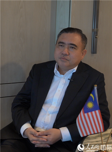 馬來西亞交通部部長陸兆福在接受人民網(wǎng)專訪。人民網(wǎng) 張文捷攝