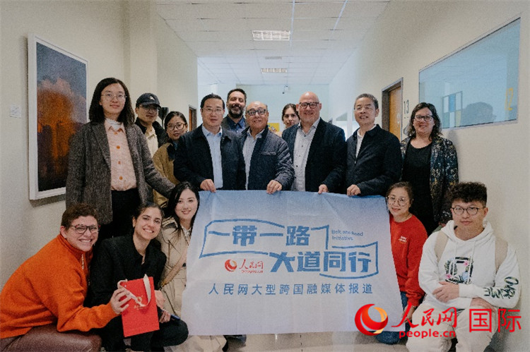 人民網“一帶一路 大道同行”大型跨國融媒體報道組走進烏拉圭。人民網記者 張若涵攝