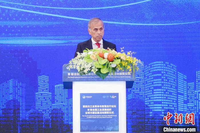 聯(lián)合國(guó)駐華協(xié)調(diào)員常啟德發(fā)表演講。