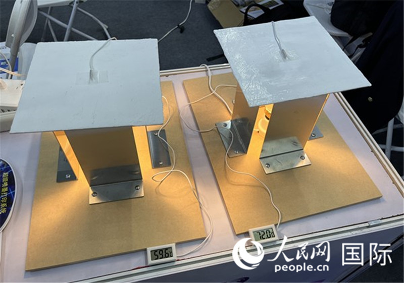 氣凝膠隔熱材料應用效果展示。（人民網(wǎng)記者 陳思攝）