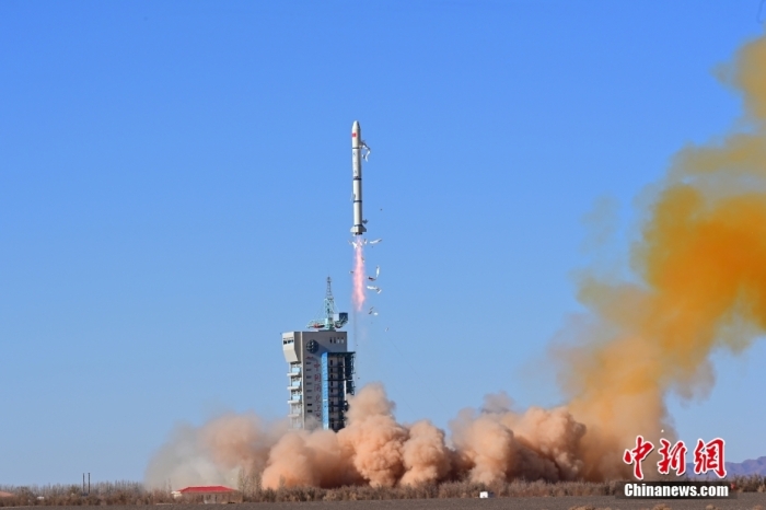 北京時(shí)間2023年11月16日11時(shí)55分，我國(guó)在酒泉衛(wèi)星發(fā)射中心使用長(zhǎng)征二號(hào)丙運(yùn)載火箭，成功將新一代海洋水色觀測(cè)衛(wèi)星發(fā)射升空，衛(wèi)星順利進(jìn)入預(yù)定軌道，發(fā)射任務(wù)獲得圓滿成功。此次任務(wù)是長(zhǎng)征系列運(yùn)載火箭第497次飛行。汪江波 攝