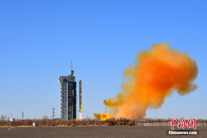 北京時間2023年11月16日11時55分，我國在酒泉衛(wèi)星發(fā)射中心使用長征二號丙運(yùn)載火箭，成功將新一代海洋水色觀測衛(wèi)星發(fā)射升空，衛(wèi)星順利進(jìn)入預(yù)定軌道，發(fā)射任務(wù)獲得圓滿成功。此次任務(wù)是長征系列運(yùn)載火箭第497次飛行。汪江波 攝