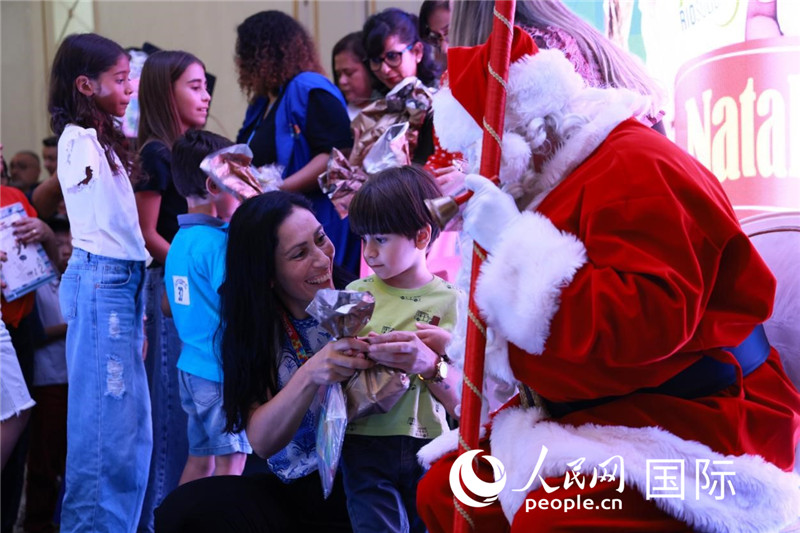 捐贈活動現(xiàn)場。人民網(wǎng)記者宋亦然攝