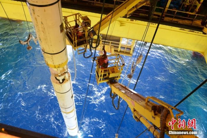 正在作業(yè)的工作人員。<a target='_blank' href='/' _fcksavedurl='/' ><p  align=