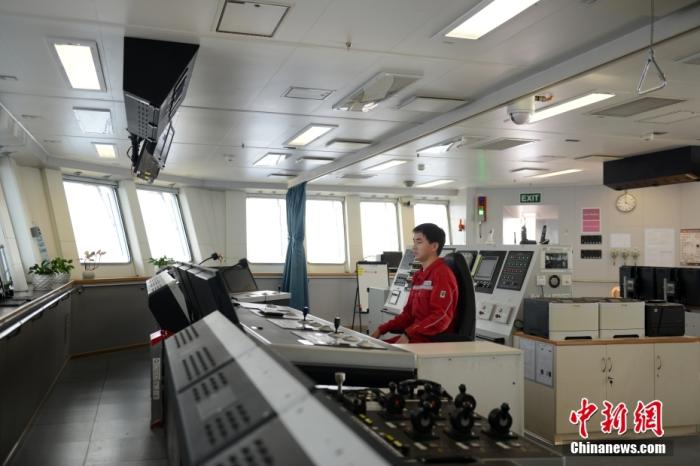 海上鉆井平臺(tái)中控室。<a target='_blank' href='/' _fcksavedurl='/' ><p  align=