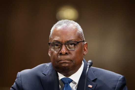 這是2023年10月31日，在美國首都華盛頓國防部長奧斯汀出席國會聽證會。新華社記者劉杰攝