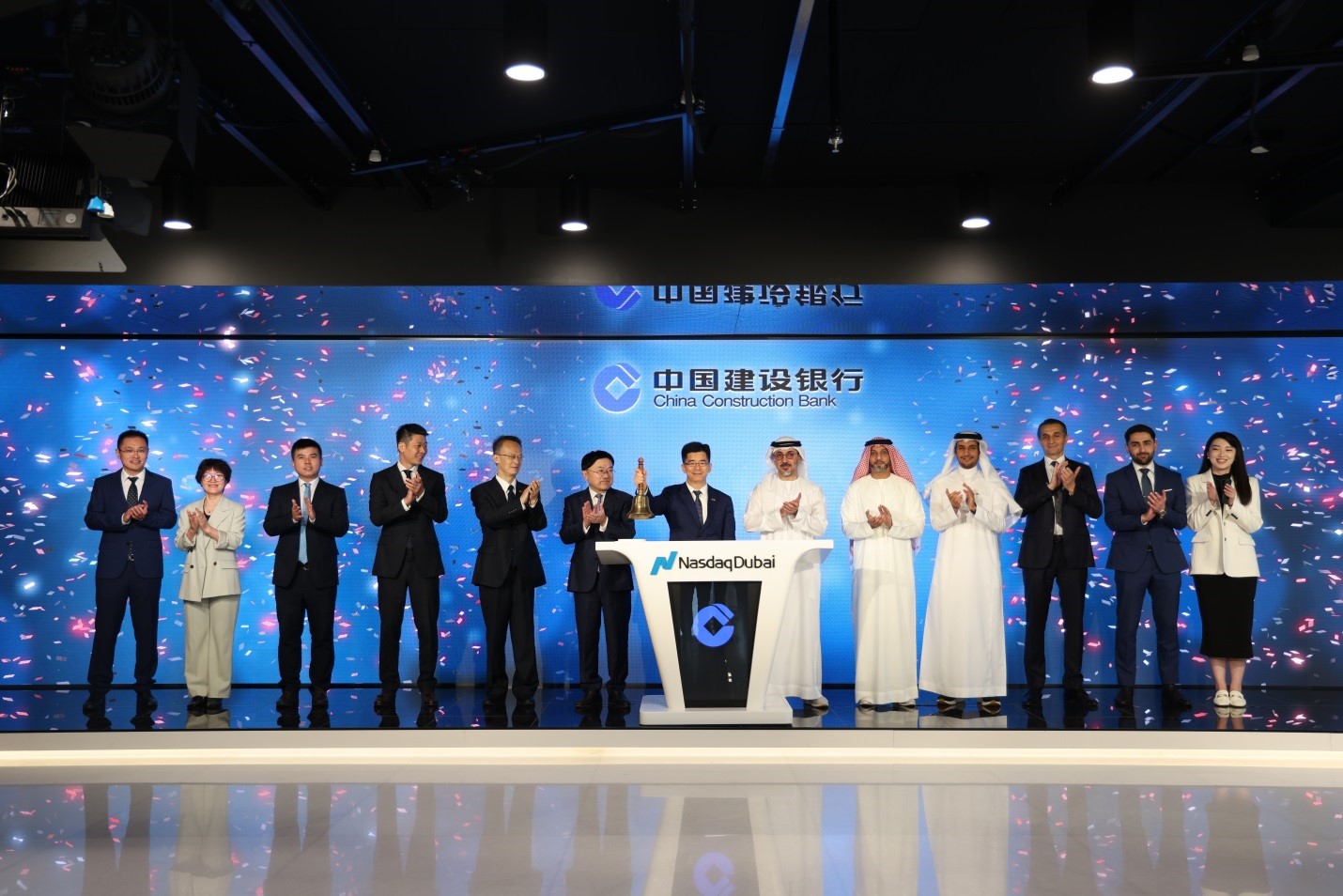 綠色債券上市儀式現(xiàn)場。人民網(wǎng)實習生 滕婧含攝