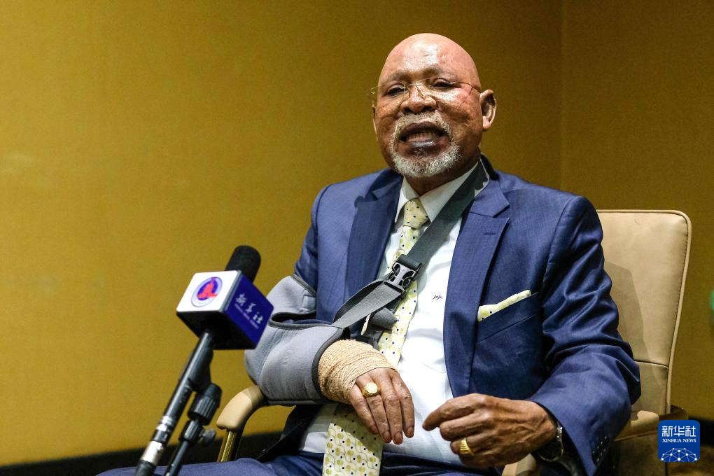 1月15日，烏干達外長奧東戈在坎帕拉舉行的不結盟運動第19次峰會高級別官員會議期間接受新華社記者專訪。新華社發(fā)（阿佳拉·納瓦達攝）