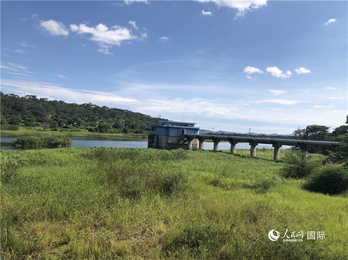 位于卡夫河渡口的供水項(xiàng)目。人民網(wǎng)記者 黃培昭攝