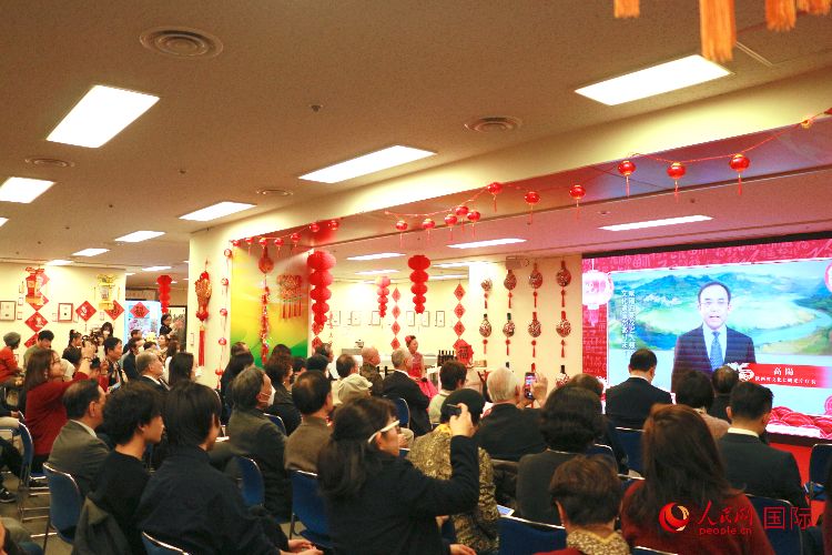 2月9日，“喜迎龍年·品味陜西”——2024新春迎福（展）聯(lián)歡會暨陜西文化年在東京中國文化中心拉開帷幕。人民網(wǎng) 許可攝