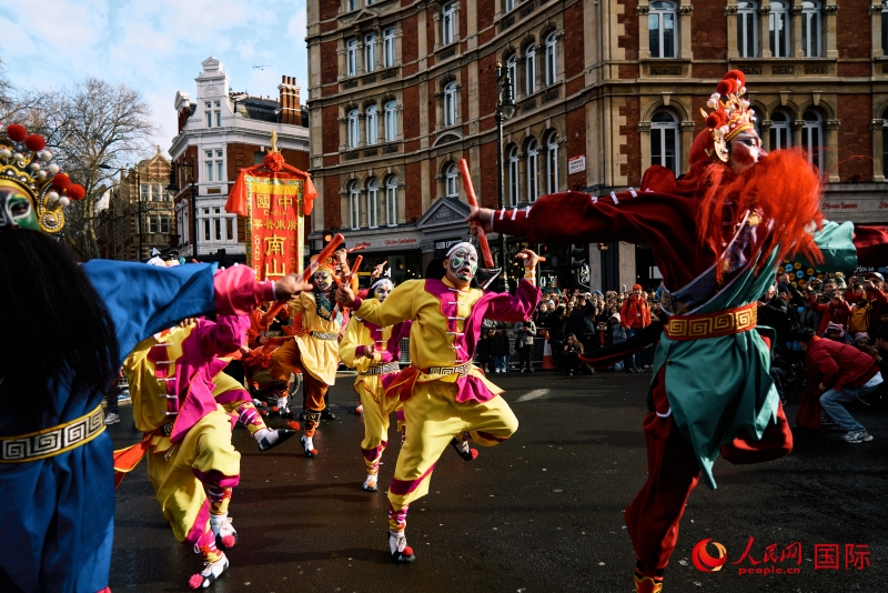 倫敦新春慶典現(xiàn)場。人民網(wǎng) 郭錦標(biāo)、楊浩鵬攝