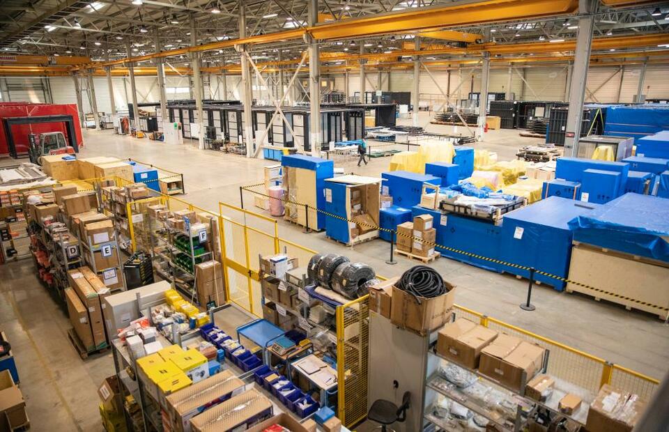 在匈牙利感受動(dòng)力滿(mǎn)滿(mǎn)的中國(guó)新能源汽車(chē)_fororder_ZmDNAQRemhSowUSt