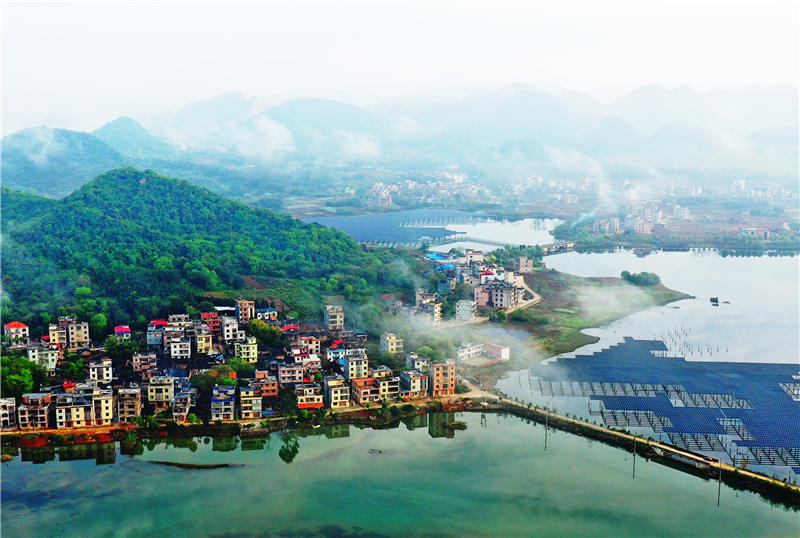 湖南省郴州市嘉禾縣千家洞水庫(kù)風(fēng)光。黃春濤攝