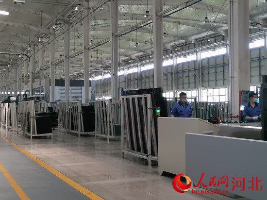 高碑店綠建產(chǎn)業(yè)蓬勃發(fā)展。人民網(wǎng)張繼航攝