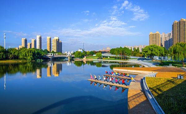 漫步街頭，科產(chǎn)城人融合的理念貫穿始終。無錫高新區(qū)管委會(huì)供圖