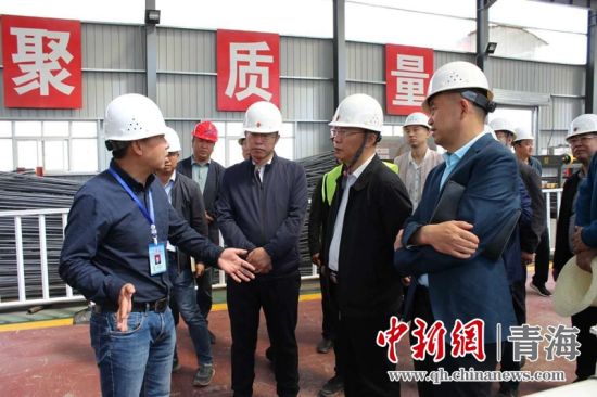 圖為生態(tài)環(huán)保專項(xiàng)督查現(xiàn)場。 孫舒亞攝