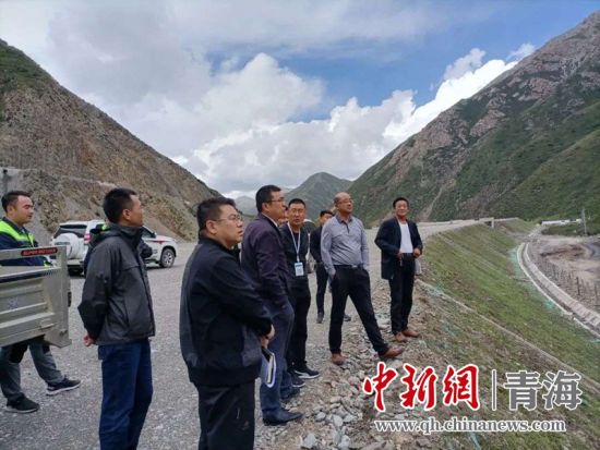 圖為生態(tài)環(huán)保專項(xiàng)督查現(xiàn)場。 孫舒亞攝