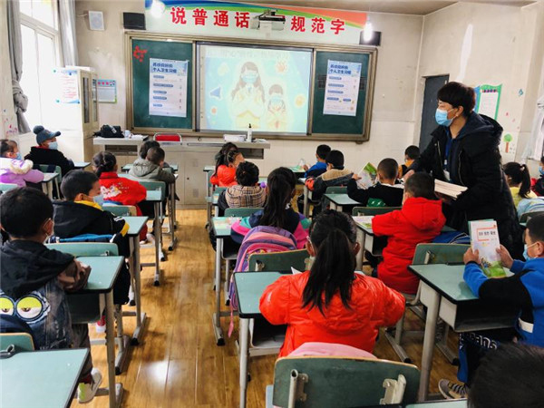 圖片默認(rèn)標(biāo)題_fororder_4、恢復(fù)上課的學(xué)生們-攝影-左斌