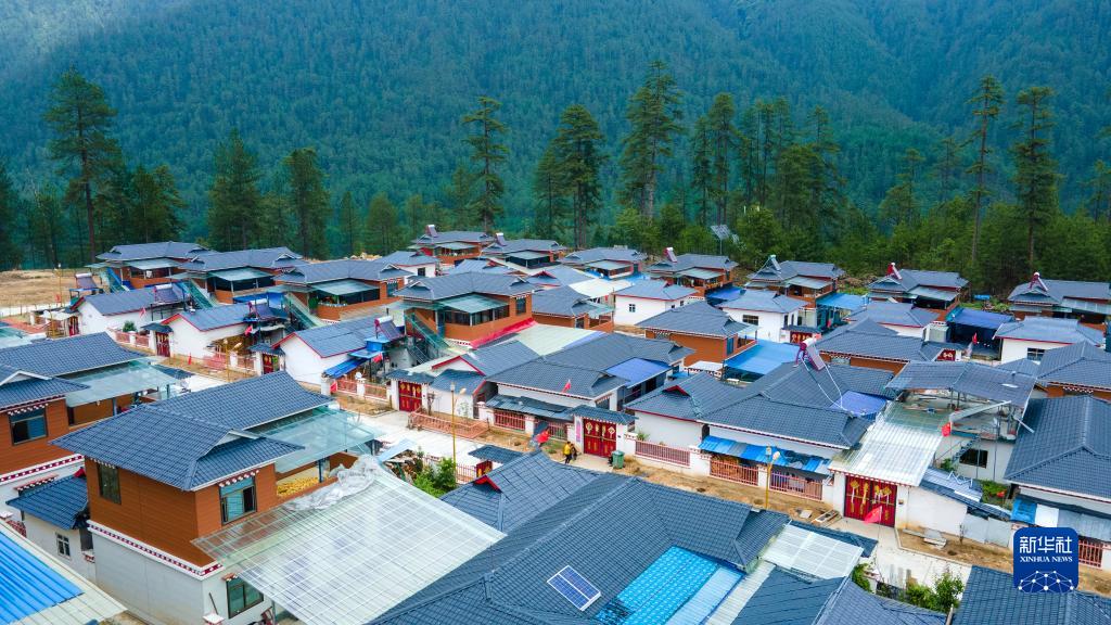 西藏林芝：易地搬遷，迎來(lái)幸福新生活