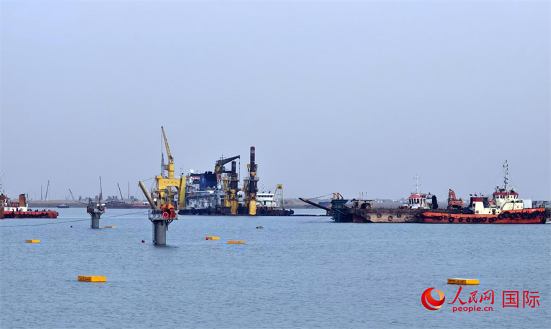 祖拜爾海底隧道施工場景。人民網(wǎng)記者管克江攝