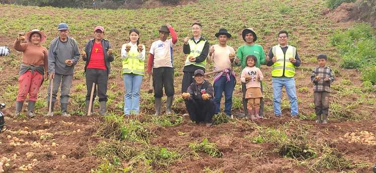 資訊有故事丨秘魯安第斯國(guó)家公路項(xiàng)目 “為當(dāng)?shù)孛癖娦藿ㄐ腋:陀颜x之路”
