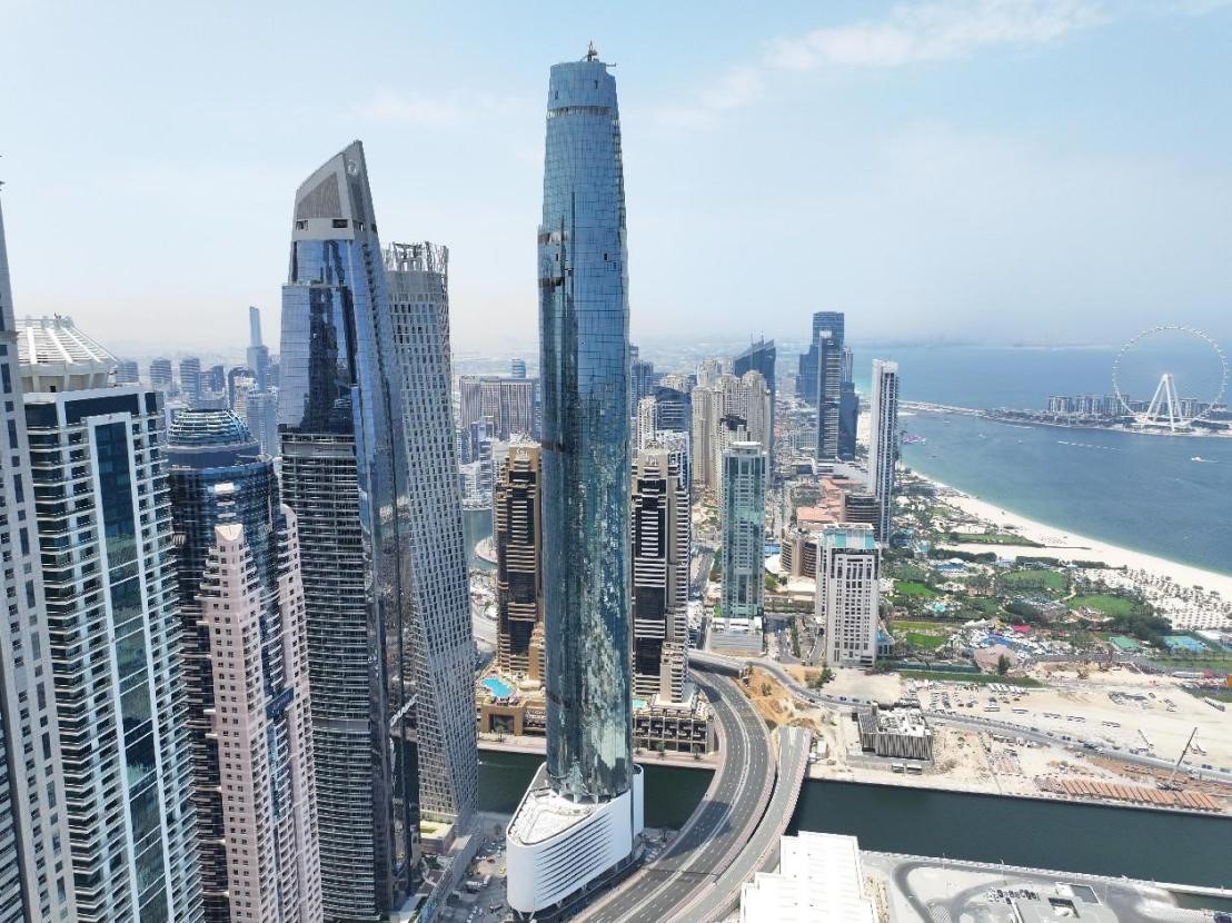 圖中最高建筑即為迪拜藍(lán)天酒店。中鐵十八局供圖