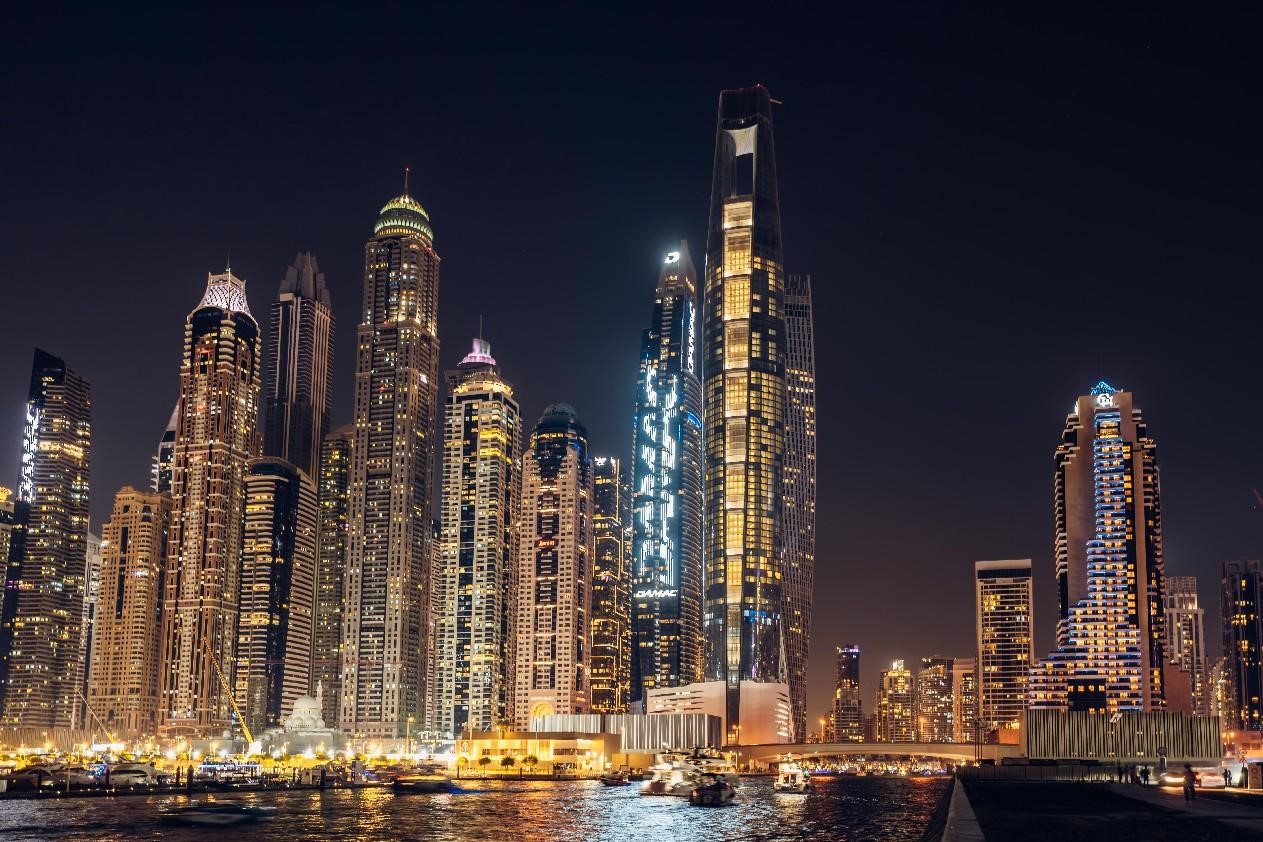 瑪瑞納地區(qū)夜景。中鐵十八局供圖