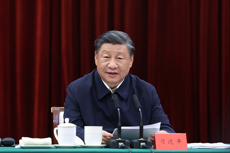 2023年10月12日下午，中共中央總書記、國家主席、中央軍委主席習(xí)近平在江西省南昌市主持召開進(jìn)一步推動(dòng)長江經(jīng)濟(jì)帶高質(zhì)量發(fā)展座談會(huì)并發(fā)表重要講話。新華社記者 鞠鵬 攝