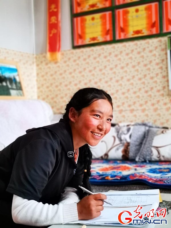 挪窮窩，拔窮根——青海澤庫移民安置點(diǎn)里的新生活