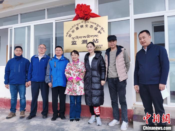 揭牌儀式現(xiàn)場(chǎng)?！垪?攝