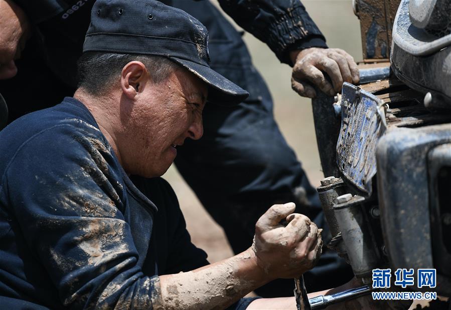 （圖文互動）（5）記者手記：可可西里，“挪”向“藏羚羊大產(chǎn)房”的14個半小時