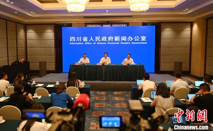 四川甘孜州建州70年:18個(gè)貧困縣(市)全部摘帽