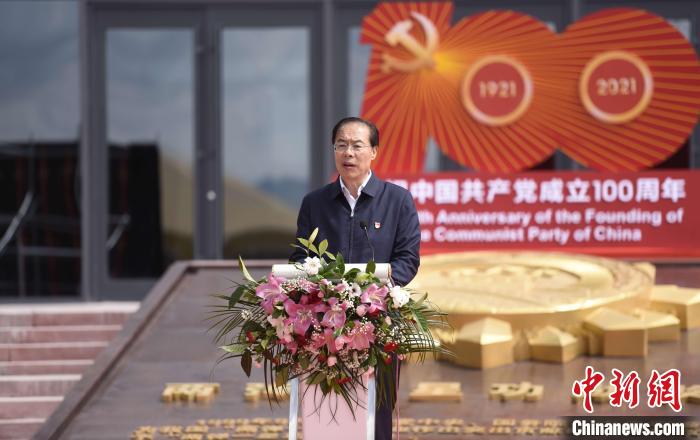 圖為中共青海省委常委、秘書長于叢樂致辭?！￡愇哪?攝