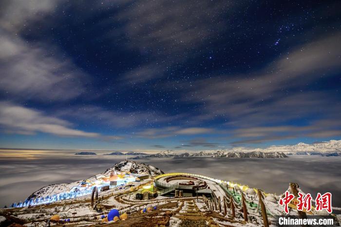 牛背山星空。　黃業(yè)文 攝