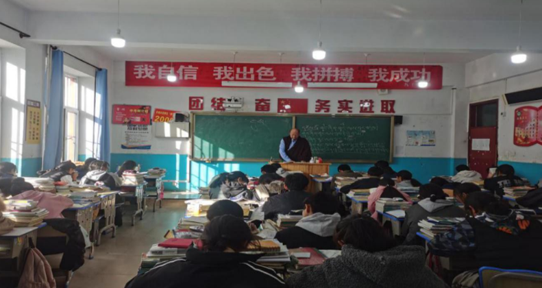 青?，斍撸寒惖剞k班讓孩子享受優(yōu)質(zhì)教育