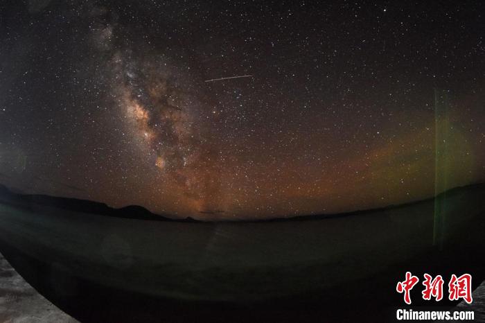 錯鄂湖星空璀璨，一顆流星劃過?！?lt;a target='_blank' ></p><p  align=