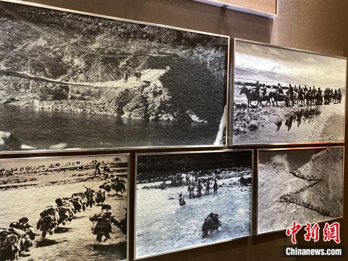 紅樓內(nèi)展廳，圖為昌都戰(zhàn)役中的人民解放軍。彭寧鈴 攝